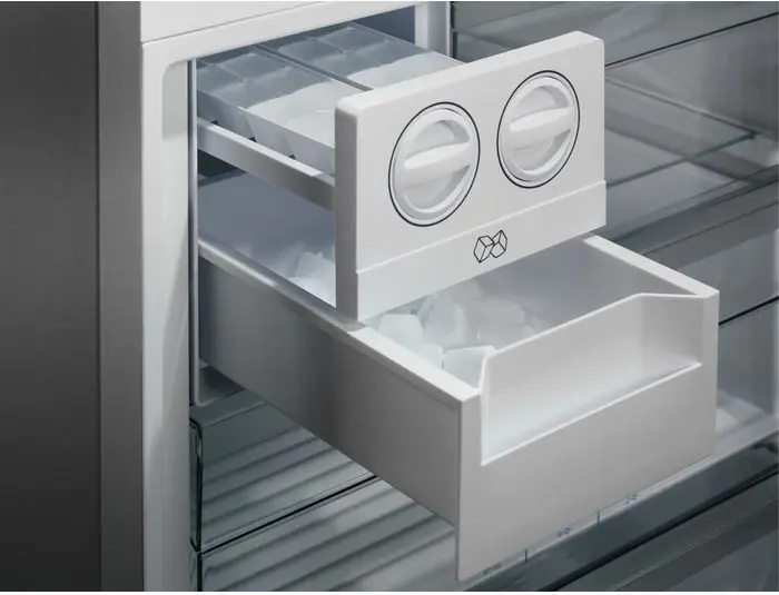 Холодильник ELECTROLUX RNT7MF46X2 — фото