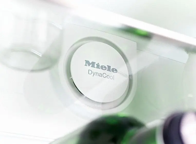 Холодильник MIELE KFN 29683 D — фото