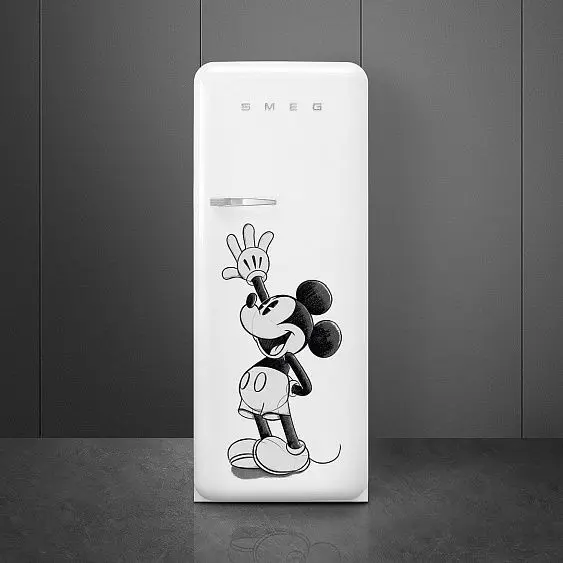 Холодильник SMEG FAB28RDMM4 — фото