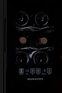 Винный шкаф DUNAVOX  thermo dx-12.33dsc