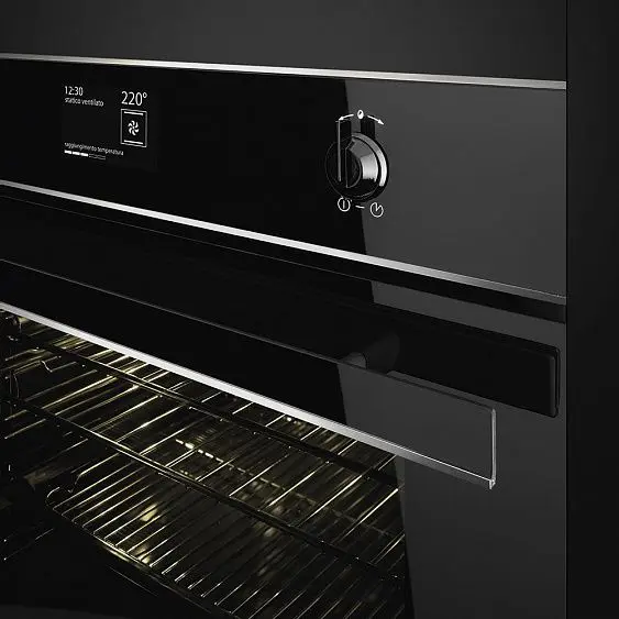 Многофункциональный духовой шкаф Smeg SFP6603NXE — фото