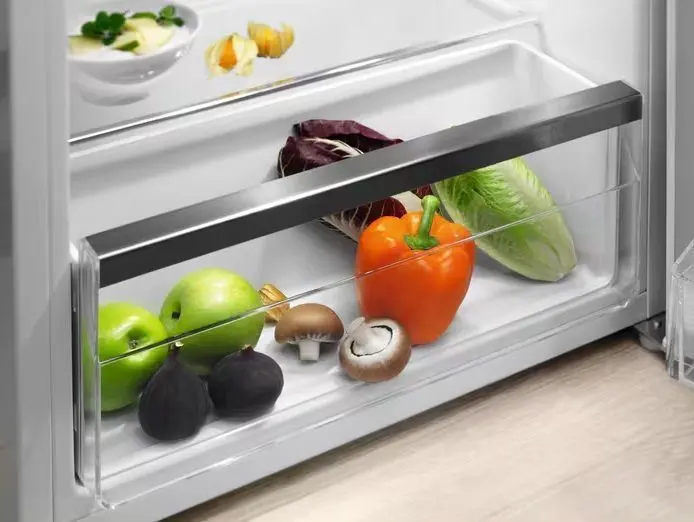 Холодильник ELECTROLUX LXB1AE13W0 — фото
