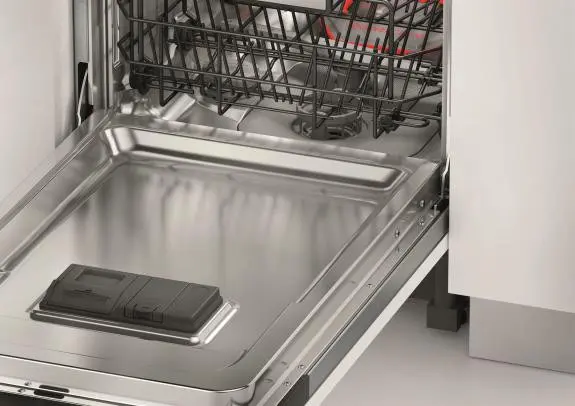 Встраиваемая посудомоечная машина WHIRLPOOL WSIP 4O23 PFE — фото