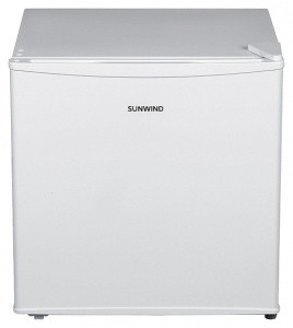 Холодильник SUNWIND SCO054 белый