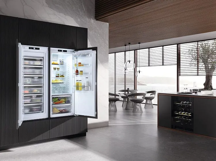 Морозильная камера MIELE FNS 7470 D