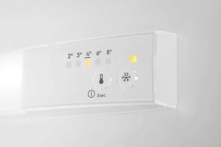 Холодильник AEG OSF6I82EF