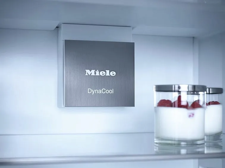 Холодильник MIELE KFN 7734 C