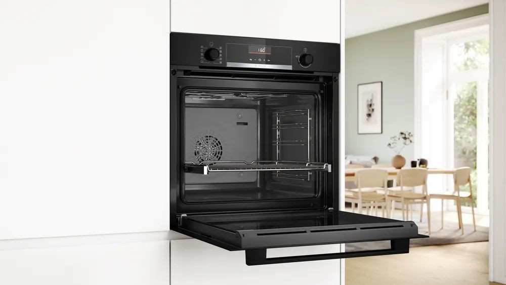 Духовой шкаф BOSCH HBG536EB3