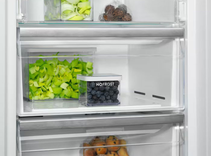 Морозильная камера ELECTROLUX LUT7ME28X2
