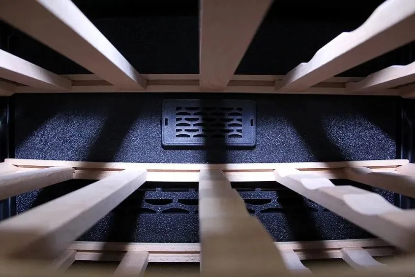 Винный шкаф MOBILECOMFORT W24B