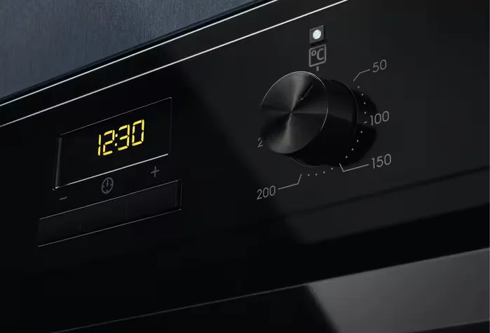 Духовой шкаф ELECTROLUX EOD3H50BK