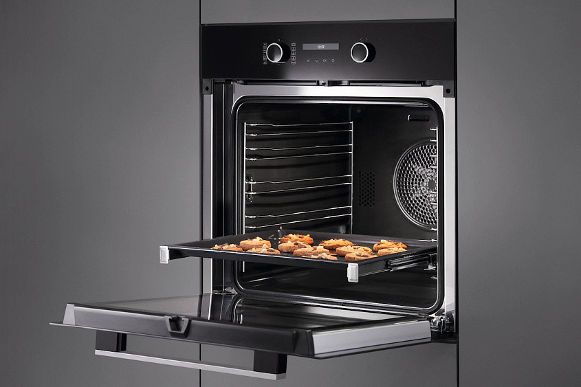 Духовой шкаф MIELE H 2467 B