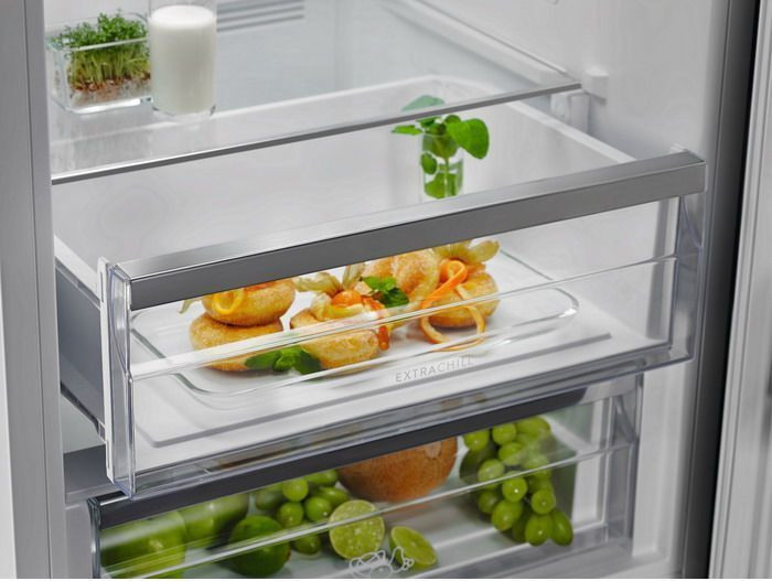 Холодильник ELECTROLUX RNC7ME34W2