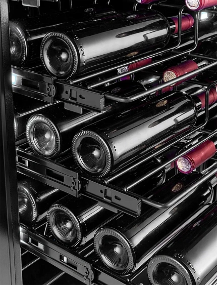 Винный шкаф TEMPTECH CPRO1800SX-24