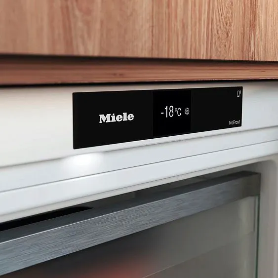 Морозильная камера MIELE FNUS 7040 D