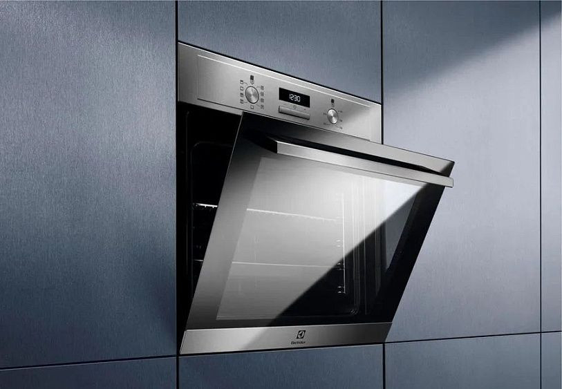 Духовой шкаф ELECTROLUX EOF3H40BX