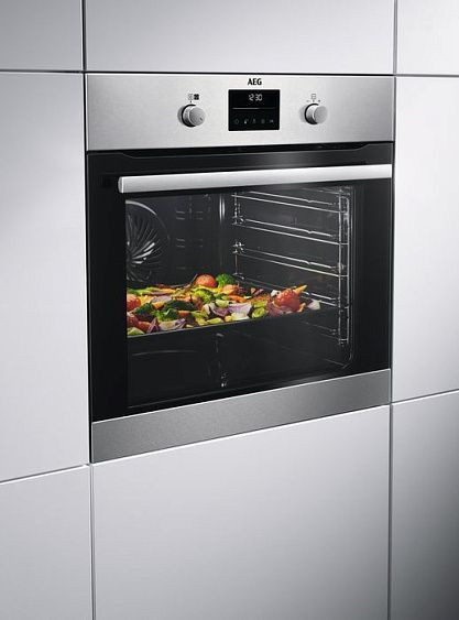 Духовой шкаф AEG BPB351160M