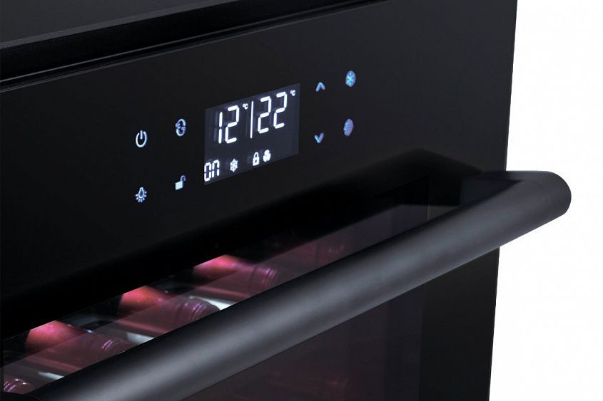 Винный шкаф TEMPTECH SOM45SES