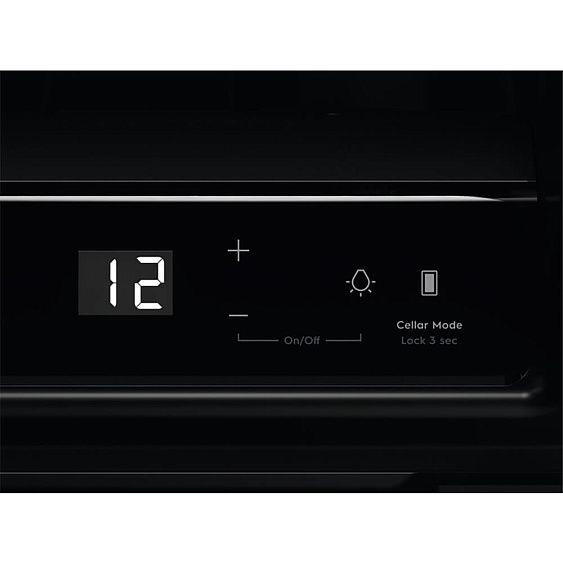 Винный шкаф AEG AWUS018B7B