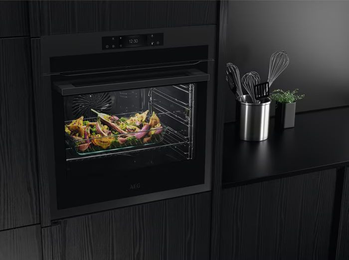Духовой шкаф AEG BPE748380T