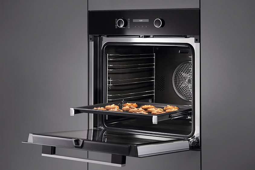 Духовой шкаф MIELE H 2467 BP