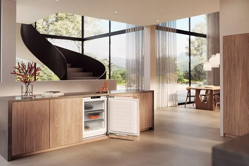 Морозильная камера MIELE FNUS 7040 D