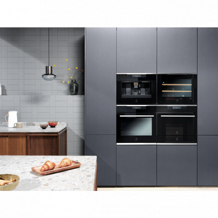Духовой шкаф SMEG SFP6606WTPNR