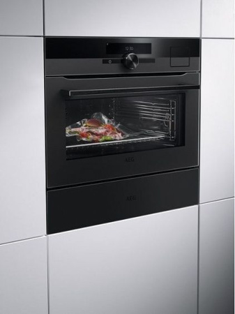 Духовой шкаф AEG KMK968000T