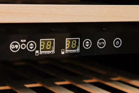 Винный шкаф DUNAVOX dx-51.150dbk/dp