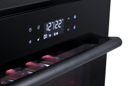 Винный шкаф TEMPTECH SOMZ45SB