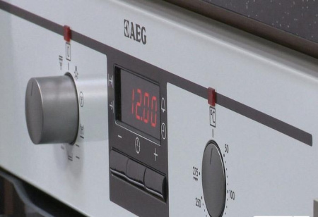 Духовой шкаф AEG be 300302 rm