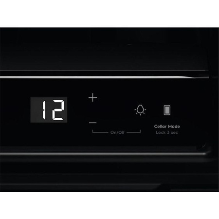 Винный шкаф AEG AWUS018B7B