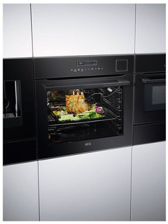 Духовой шкаф AEG BSE792320B
