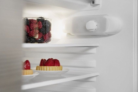 Встраиваемый холодильник WHIRLPOOL arg 590 a+