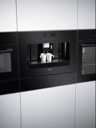 Кофемашина встраиваемая AEG KKE884500B