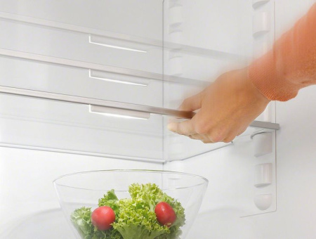 Встраиваемый холодильник Miele KFN 37682 iD