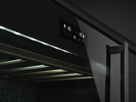 Винный шкаф SMEG CVI638LWN3