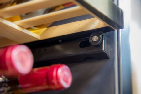 Винный шкаф COLDVINE C142-KBT2