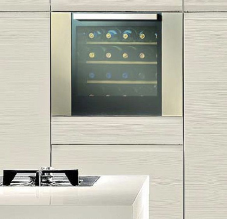 Винный шкаф INDEL B BUILTIN 24 Homme Plus